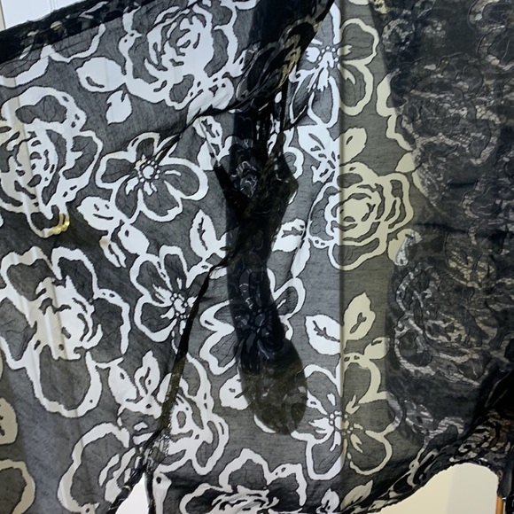 EUC Elementz Formal Sheer Button Down Top, X-LARGE - Picture 7 of 9